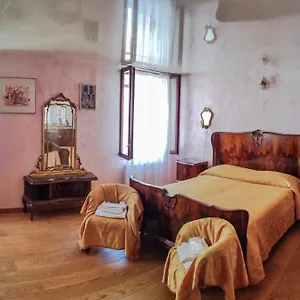 https://ca-degli-artisti-venice-30123-2.hotelslidodijesolo.com
