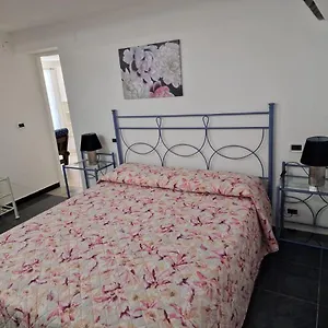 https://la-casa-minou.hotelitalianriviera.com